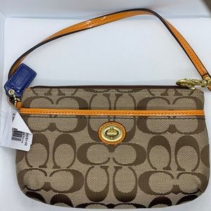 BRAND NEW: Coach Wristlet